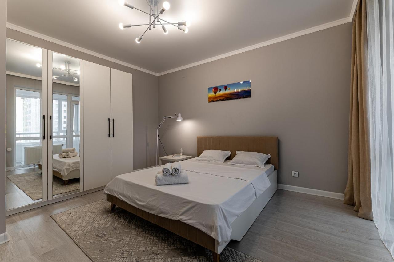 Уютная 1 Комнатная Freedom Apartment อัสตานา ภายนอก รูปภาพ